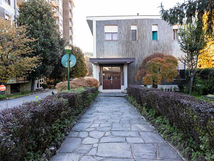 Appartamento bilocale in affitto in Via Teocrito, Gorla, Milano