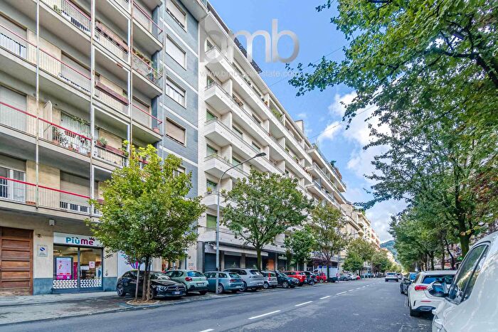 Appartamento con 6 locali in affitto in Torino