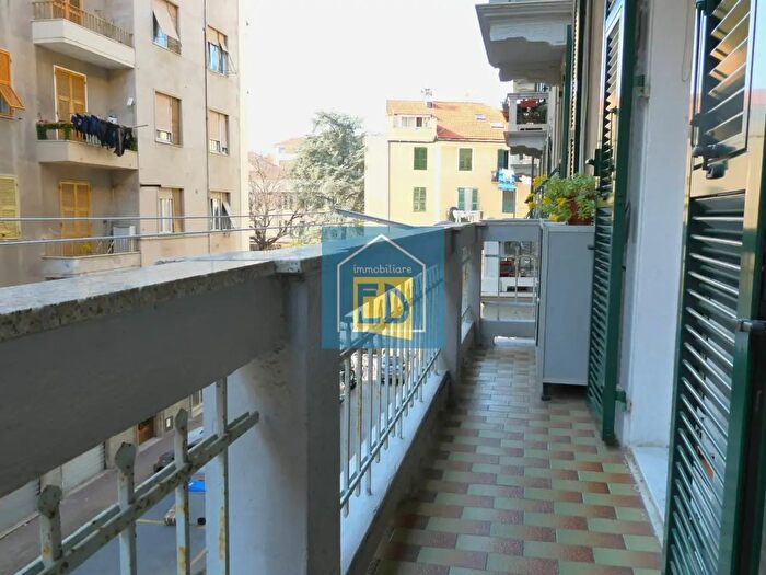 Appartamento quadrilocale in vendita in Via FLli Rosselli, Savona