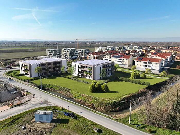 Appartamento trilocale in vendita in Via Marzola, Limena