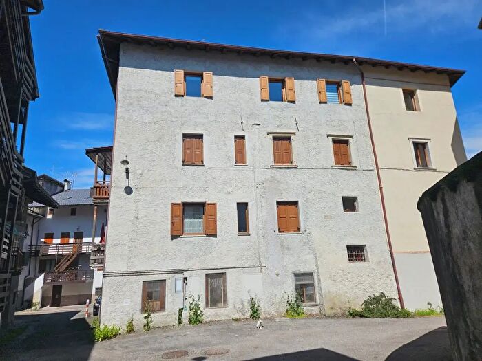 Appartamento con 5 locali in vendita in Via della Polla, Caldonazzo