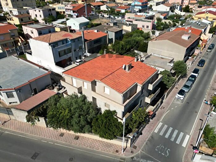 Appartamento con 6 locali in vendita in Via Giovanni Antonio Canal, Cagliari