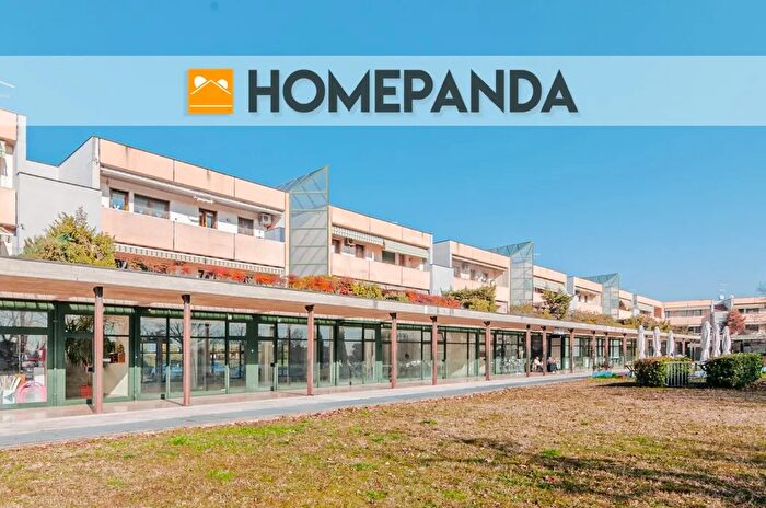 Appartamento quadrilocale in vendita in Piazza dello Zodiaco, Bussolengo