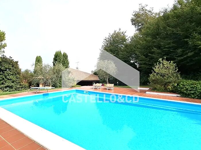 Casa con 6 locali in vendita in Soiano Del Lago