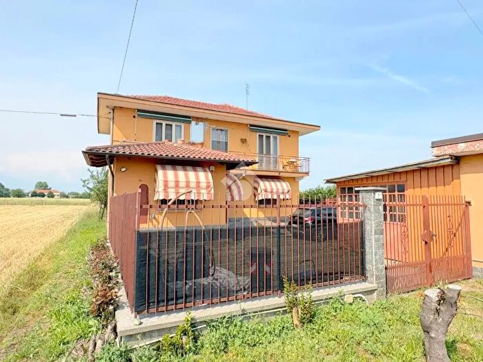 Appartamento trilocale in vendita in Via De Gasperi, San Maurizio Canavese