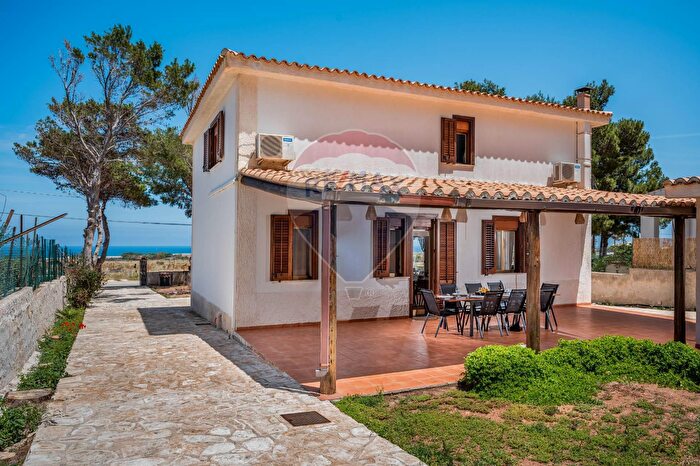 Casa con 5 locali in vendita in Via del Secco, San Vito Lo Capo