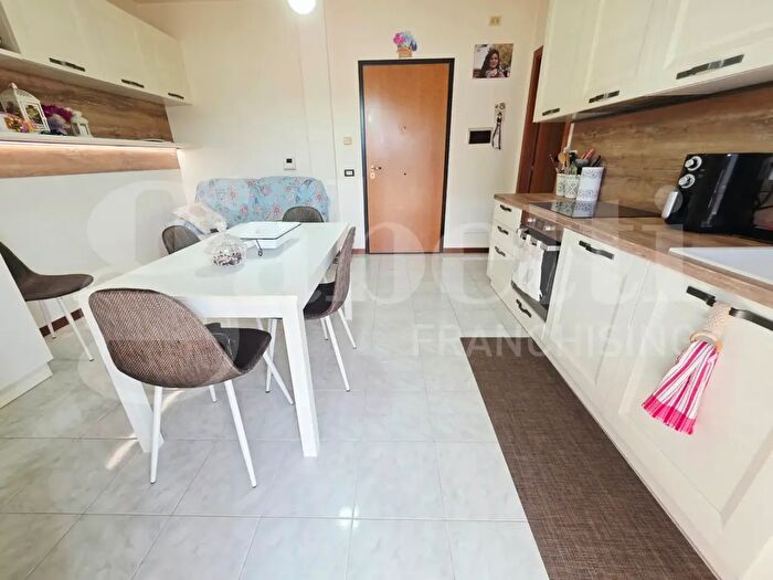 Appartamento bilocale in vendita in Via del Cantinone, Bastia Umbra