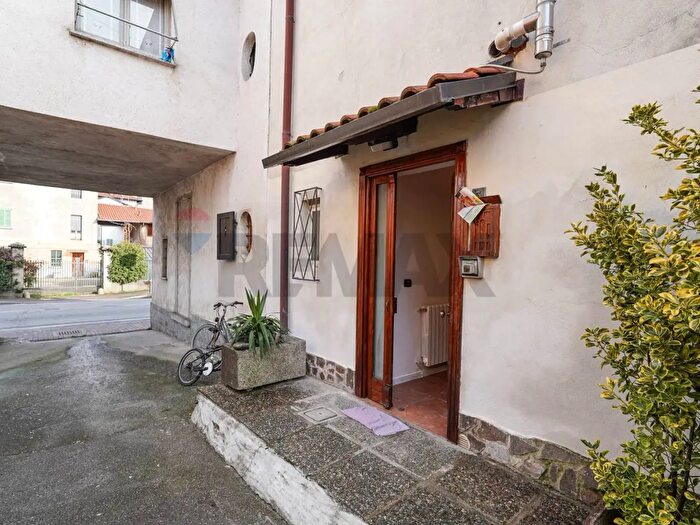 Casa trilocale in vendita in Cornate D'Adda
