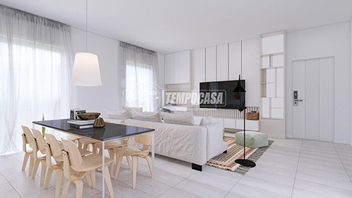 Appartamento quadrilocale in vendita in Via Luigi Caronni, Saronno