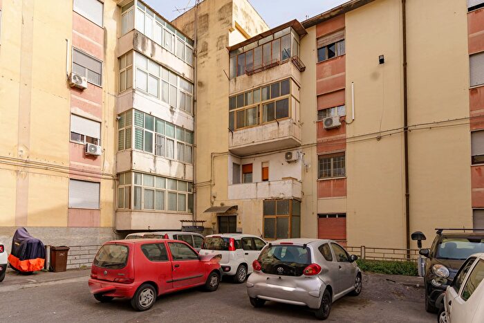 Appartamento quadrilocale in vendita in Via Goito, Catania