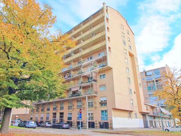Appartamento trilocale in vendita in Via Piobesi, Torino