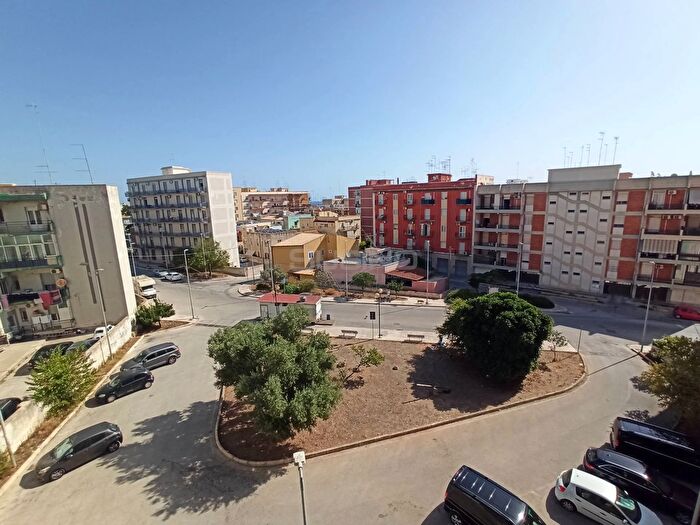 Appartamento con 5 locali in vendita in Via Diodoro Siculo, Siracusa