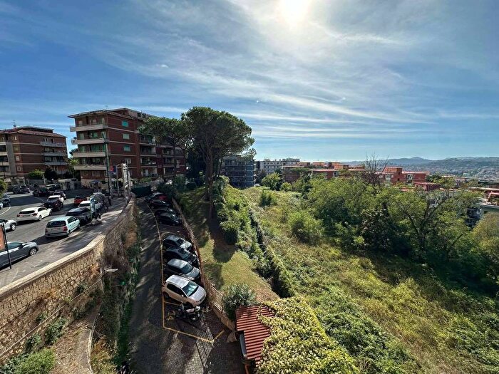 Appartamento quadrilocale in affitto in via CILEA, Vomero, Napoli