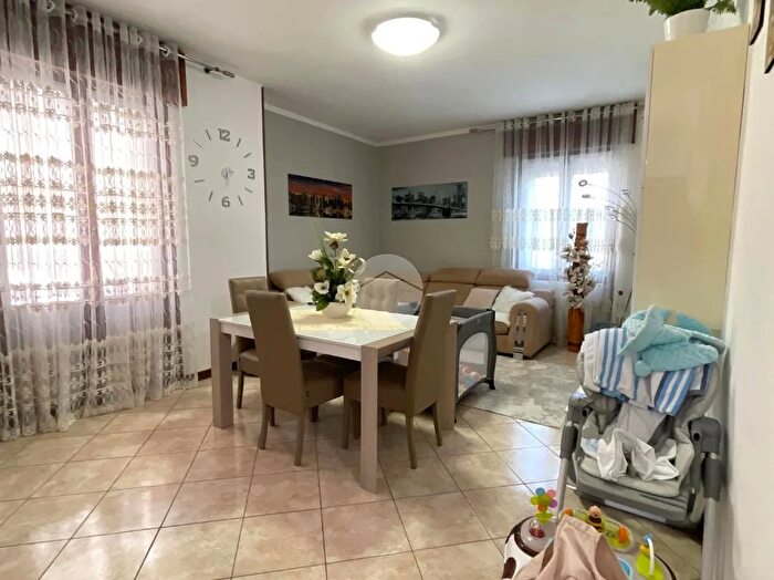 Appartamento trilocale in vendita in Appartamento Via San Dionigi, Rodengo Saiano