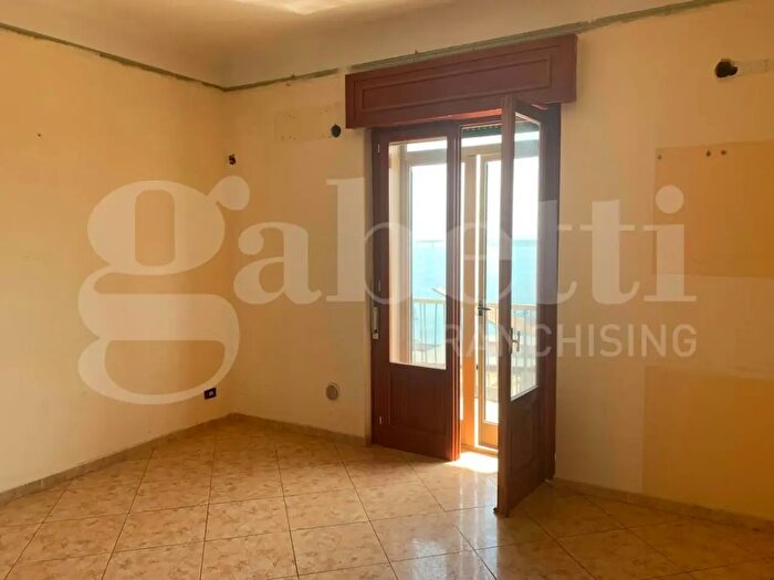 Appartamento trilocale in vendita in Via Orsini, Taranto