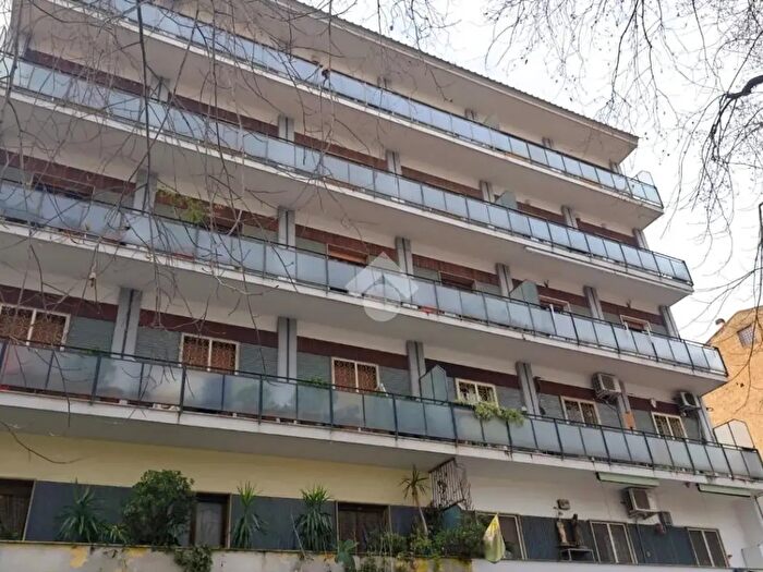 Appartamento trilocale in vendita in Piazza Giacomo Matteotti, Caserta