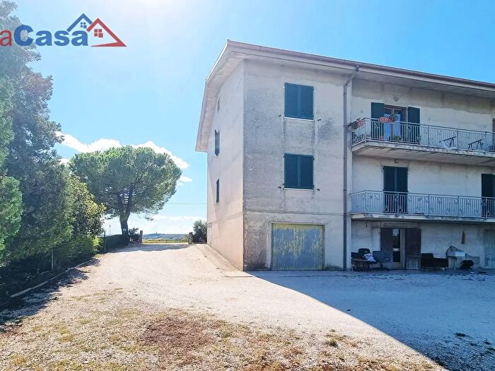 Case in Vendita e in Affitto - 3