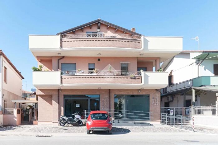 Appartamento trilocale in vendita in Via Nazionale Adriatica, Roseto Degli Abruzzi
