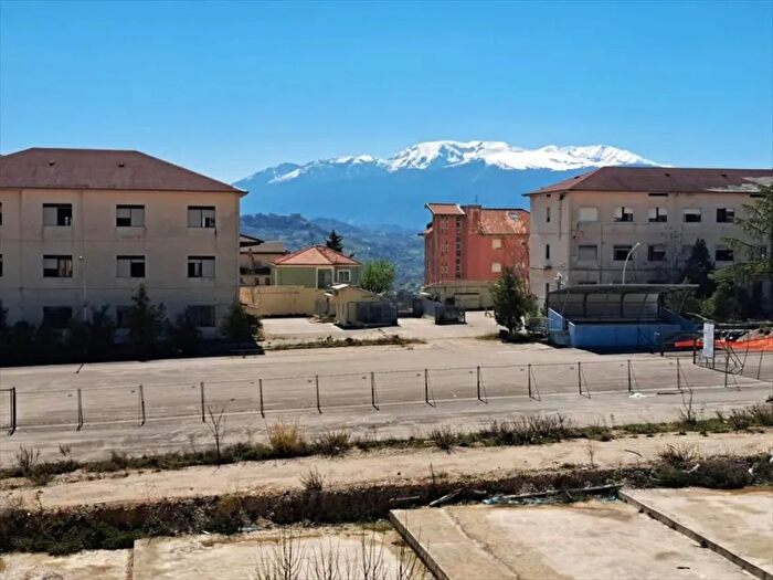 Appartamento quadrilocale in vendita in Via Padre Alessandro Valignani, Chieti