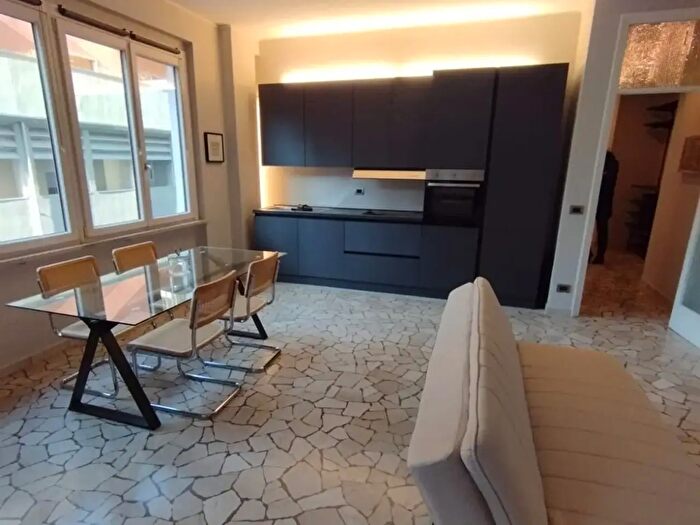 Appartamento trilocale in affitto in Galleria Mortara, Mantova