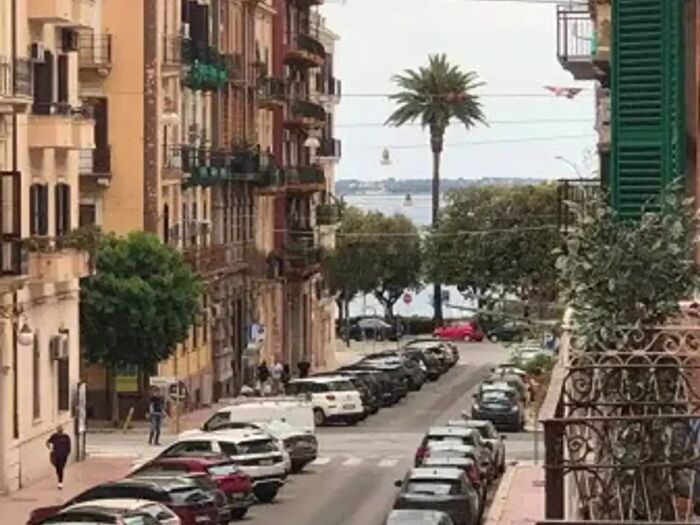 Appartamento con 6 locali in vendita in Via Giuseppe Mazzini, Taranto