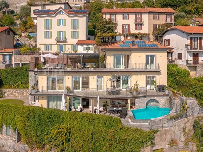 Casa con 6 locali in affitto in Cernobbio