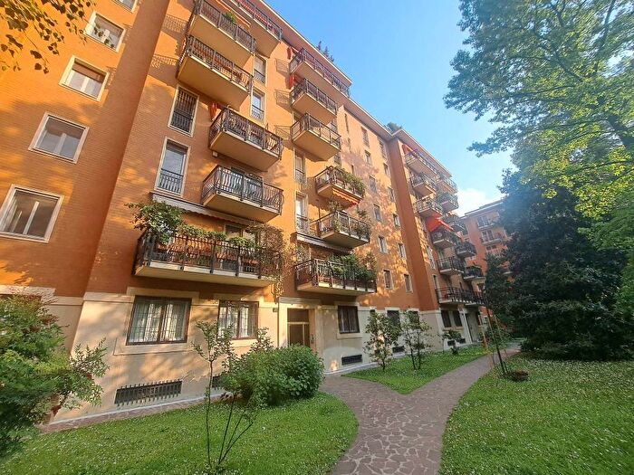 Appartamento bilocale in affitto in Via Tertulliano, Lodi Brenta, Milano
