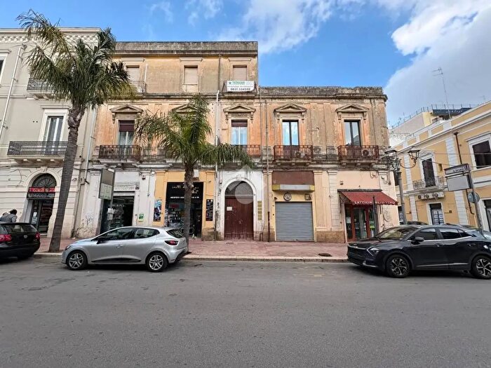 Appartamento quadrilocale in vendita in Corso Umberto I, Brindisi