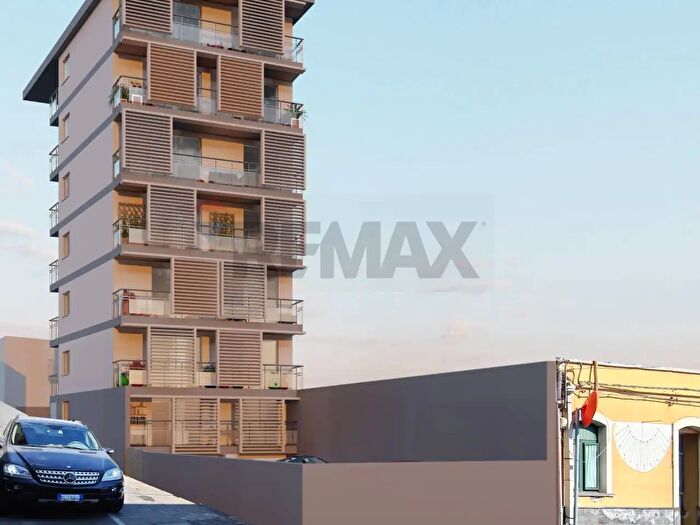 Appartamento quadrilocale in vendita in Via Claudio Claudiano, Catania