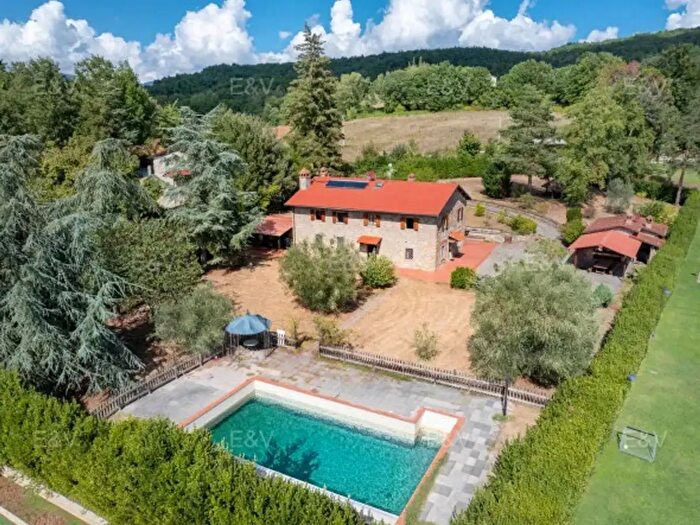 Casa con 6 locali in vendita in Località Sala, Pratovecchio Stia
