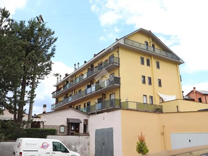 Appartamento quadrilocale in affitto in Via Antica Arischia, LAquila