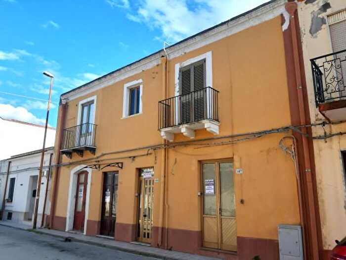 Casa con 6 locali in vendita in Via Policastrelli, Milazzo