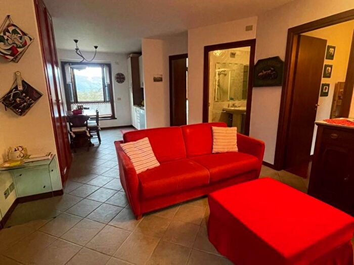 Appartamento trilocale in affitto in Via della Torre, Sauze dOulx