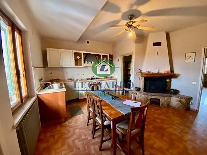 Appartamento quadrilocale in vendita in Uzzano