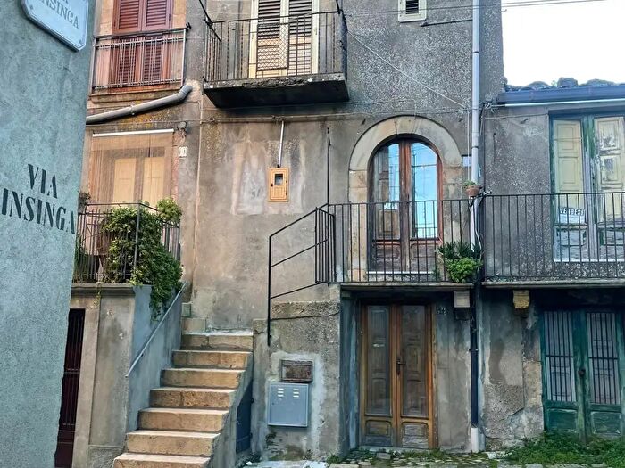 Casa con 5 locali in vendita in Via Manzoni, Mistretta