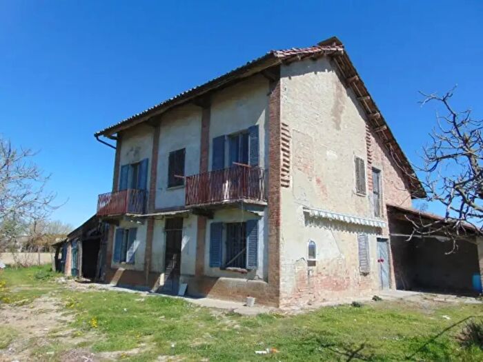 Casa con 5 locali in vendita in Strada Bossola, Nizza Monferrato