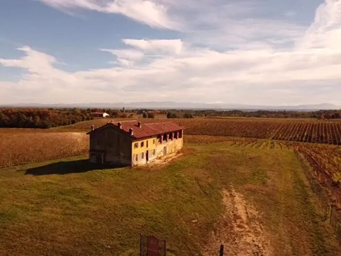 Casa con 6 locali in vendita in Via Cordara, Mombaruzzo