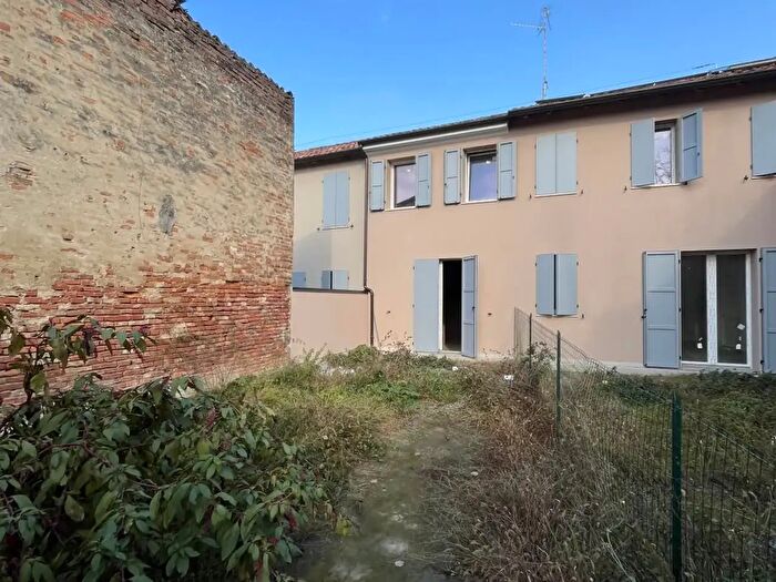 Case in Vendita e in Affitto - 2