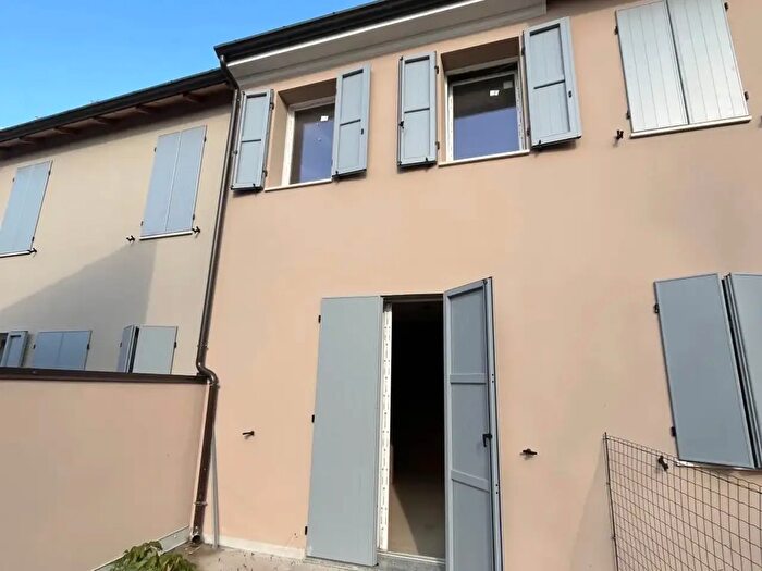 Casa con 6 locali in vendita in Reggiolo