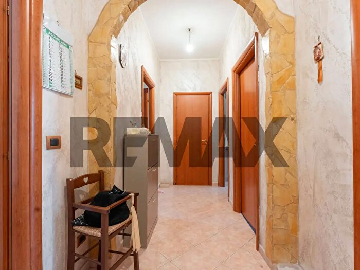 Appartamento trilocale in vendita in Via Novembre, Catania