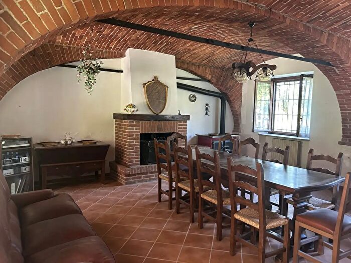 Casa con 6 locali in vendita in Strada dei Galli, Bene Vagienna