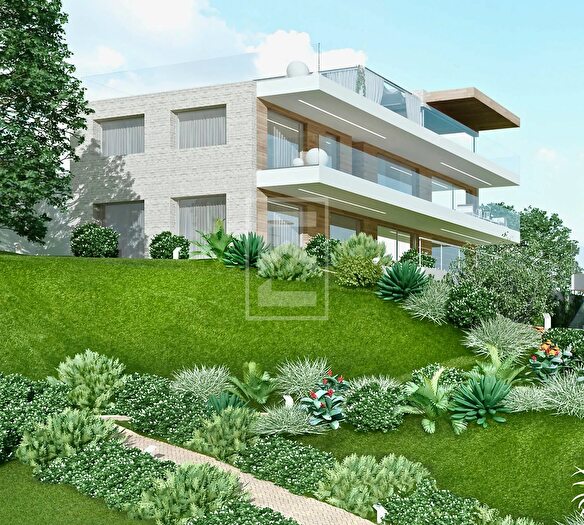 Appartamento con 12 locali in vendita in Via Montemaderno, Toscolano Maderno