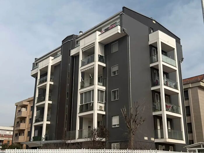 Appartamento quadrilocale in vendita in Via Giorgio Almirante, Foggia