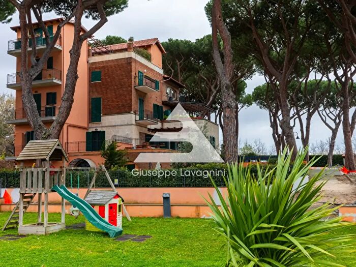 Appartamento trilocale in vendita in V dei Laghi, Grottaferrata