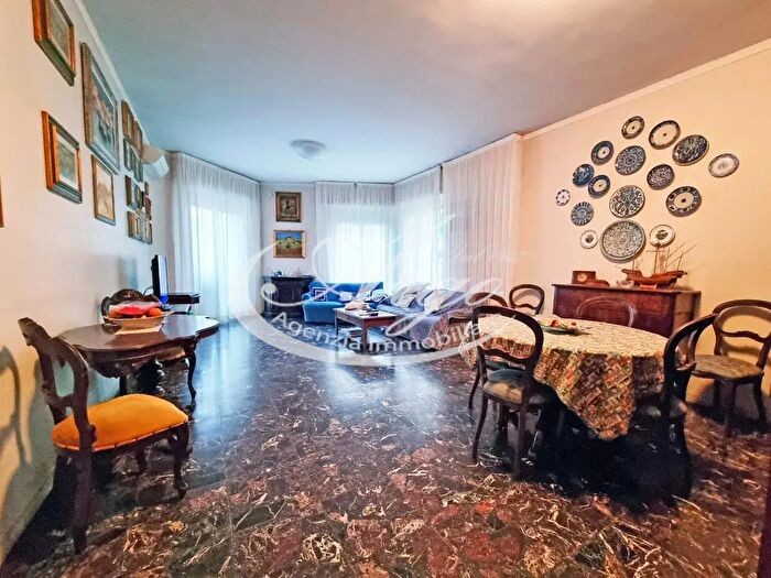 Appartamento con 5 locali in vendita in San Terenzo, Lerici