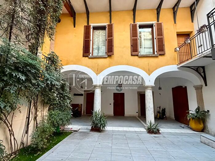 Casa con 6 locali in vendita in Via Nino Bixio, Brescia