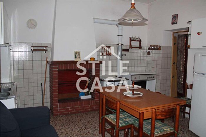 Casa con 5 locali in vendita in Castelfranco Di Sotto