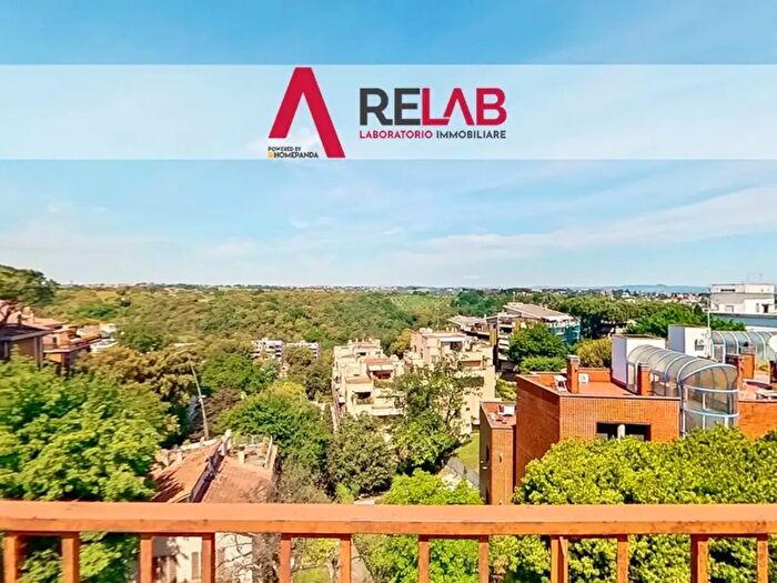 Appartamento con 7 locali in vendita in Viale Cortina dAmpezzo, Roma