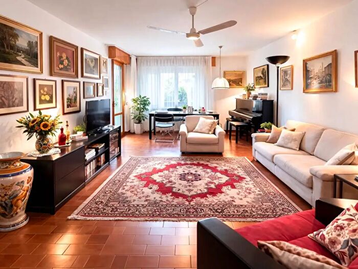 Appartamento con 8 locali in vendita in Via Gaetano Salvemini, Forli