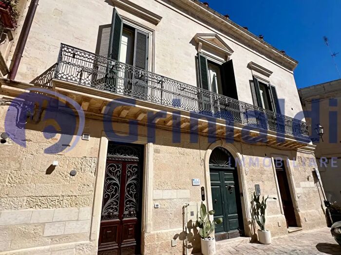 Casa con 8 locali in vendita in Via Luigi Scarambone, Lecce